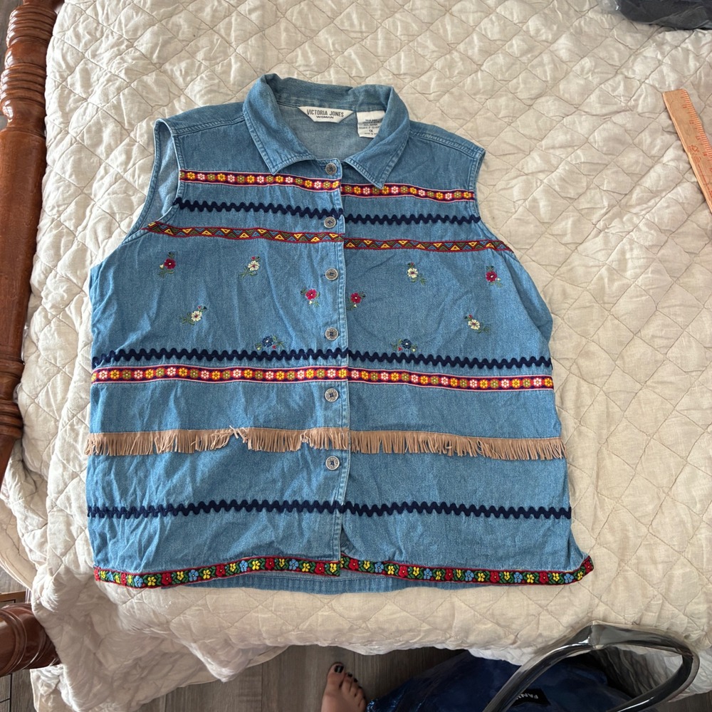 Vintage Indie Cowgirl Victoria Jones Denim Vest Womens Size 1X Blue Medium Wash
